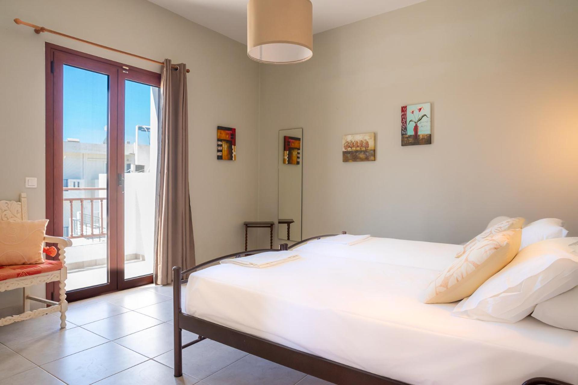 Stratos By Mroom Apartments Makrýgialos Zewnętrze zdjęcie